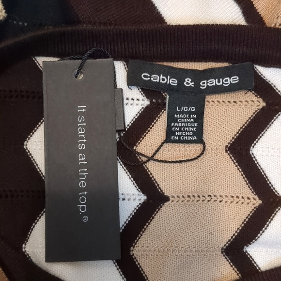 Brown and White Zig Zag Pattern Sweater - Picture 5 of 5